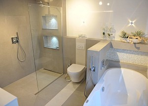 Mozaïektegels in de badkamer: De sleutel tot een unieke en luxe uitstraling