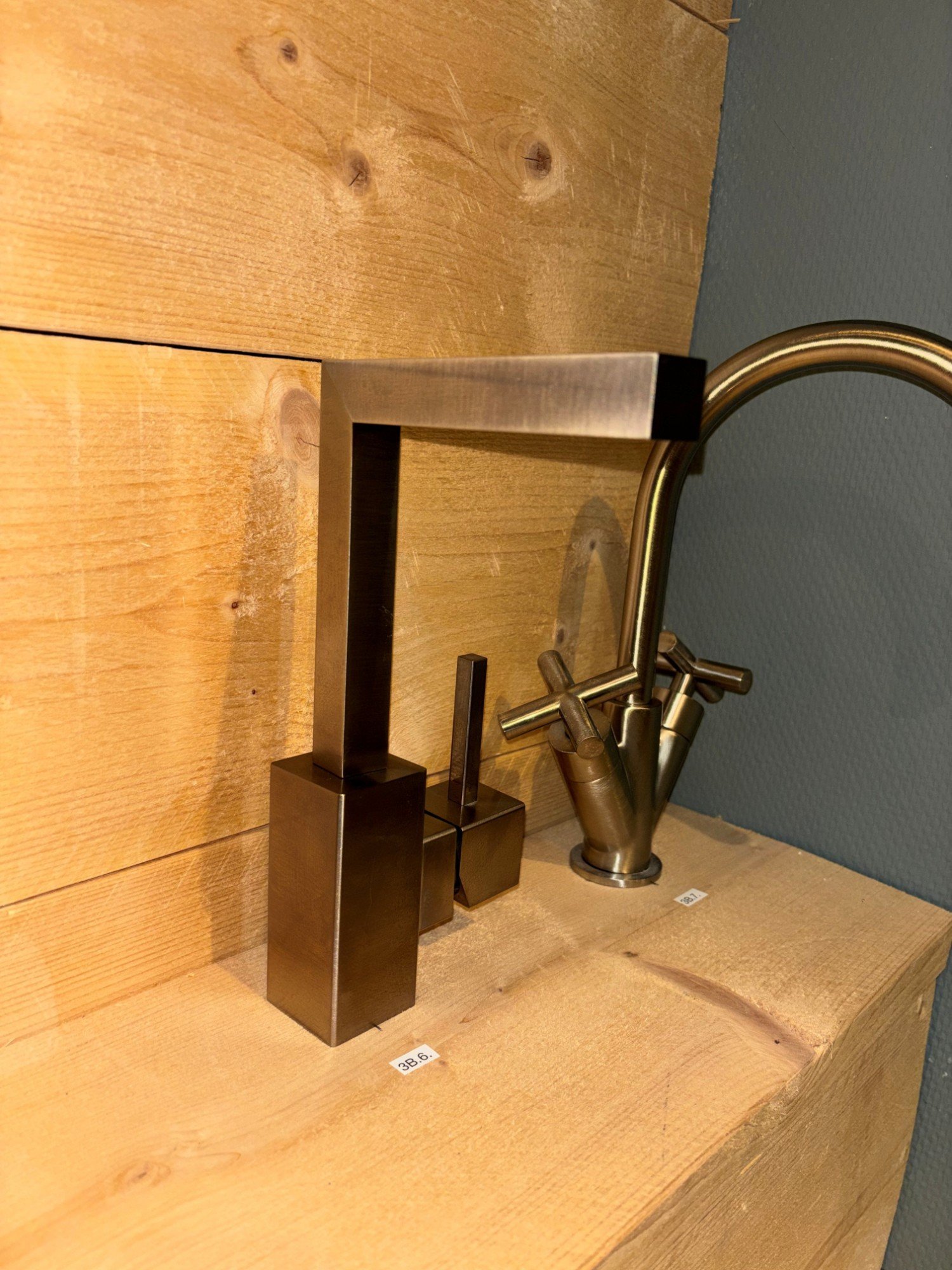 Hotbath Q004GN wastafelmengkraan Nikkel