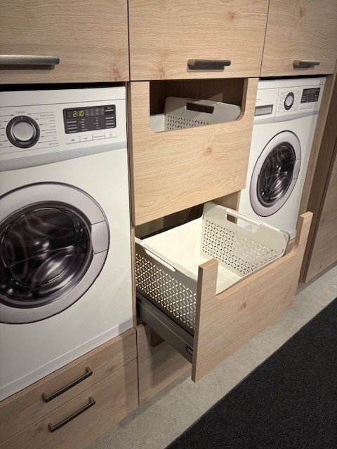 Showroom wasmachine/bergingkast