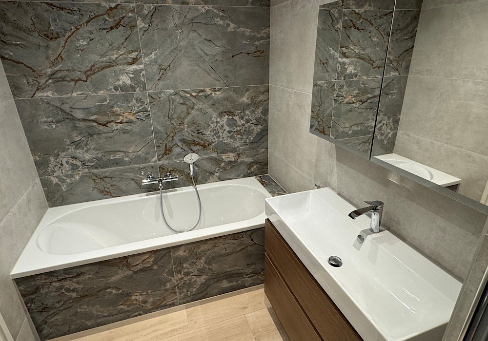 Voegkleuren kiezen: Matchen of contrast in de badkamer of keuken