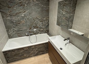 Voegkleuren kiezen: Matchen of contrast in de badkamer of keuken