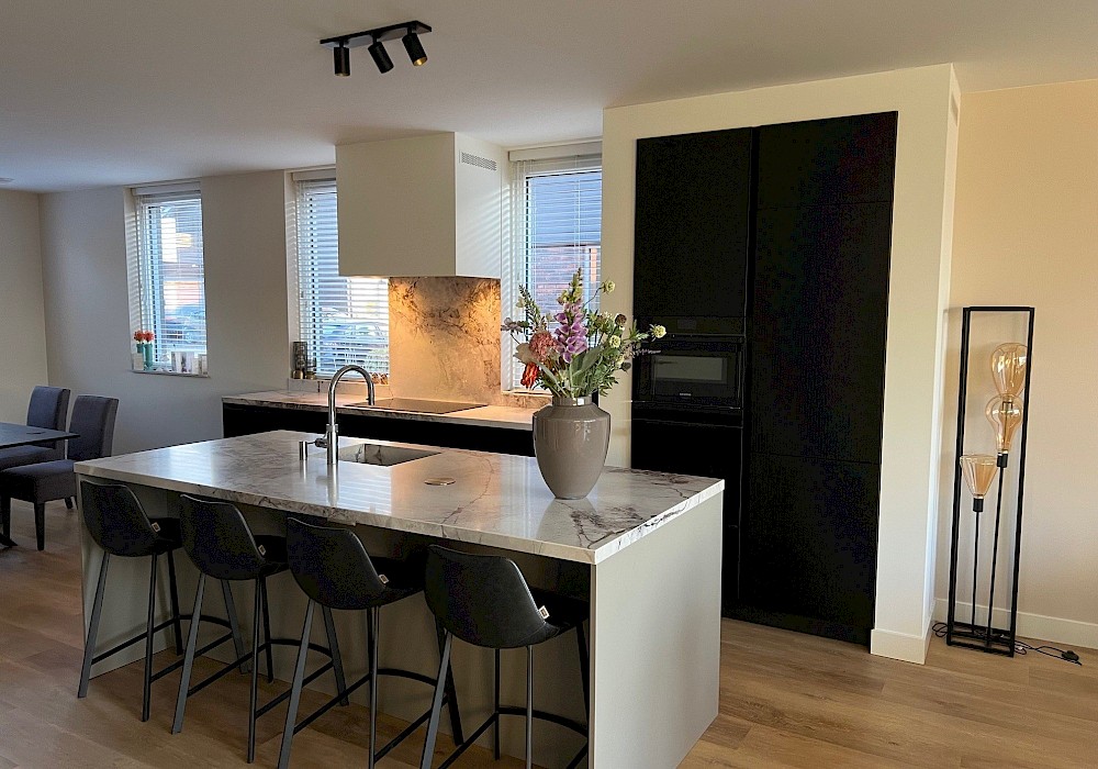 Budget keukenrenovatie: waar investeer je wel en niet in?