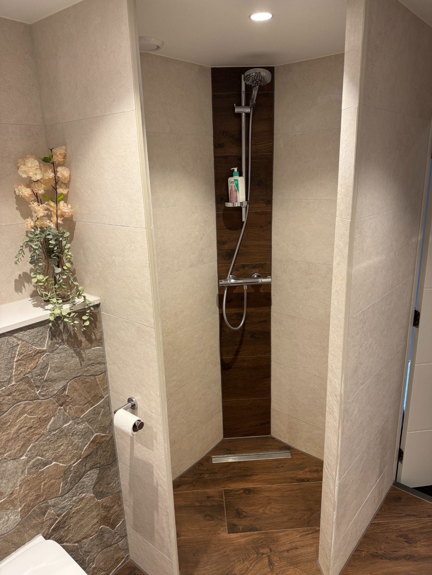 11374 Badkamer en toilet